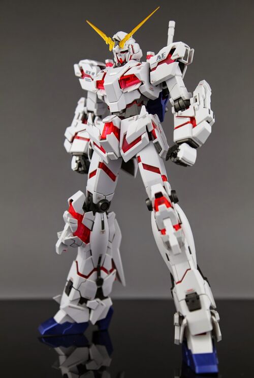 GUNDAM MG -SPECIAL EDITION- RX-0 UNICORN GUNDAM HD COLOR + MS CAGE 1/100